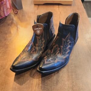 Ariat Black and Tan Women's Cowboy Ankle Boots/Booties NWT